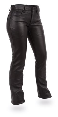 Dynamicleather Smarty Pants chaps in black leather with detailed stitching and adjustable straps for riding comfort.